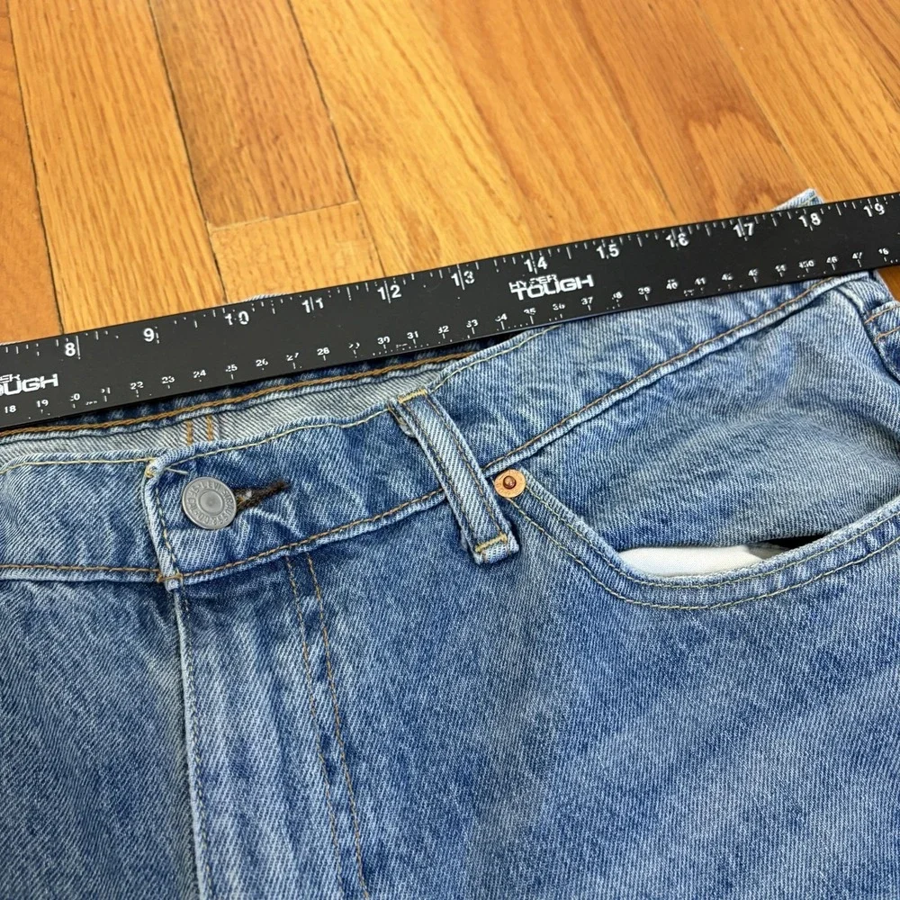 Levis 541 Jeans Mens 36x32 Light Wash Blue Athletic Taper Stretch‎ Distressed